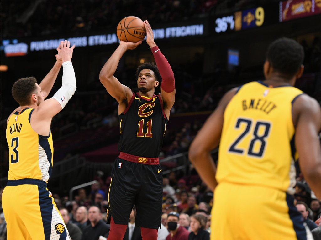 队在防守端 队在防守端